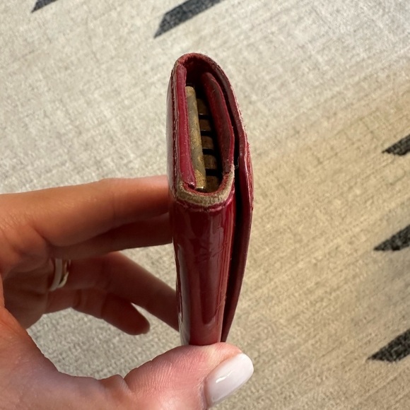 Louis Vuitton Red Vernis Key Holder GUC - Picture 4 of 11